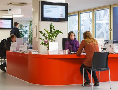 Foto: Beratungssituation im Studenten Service Zentrum